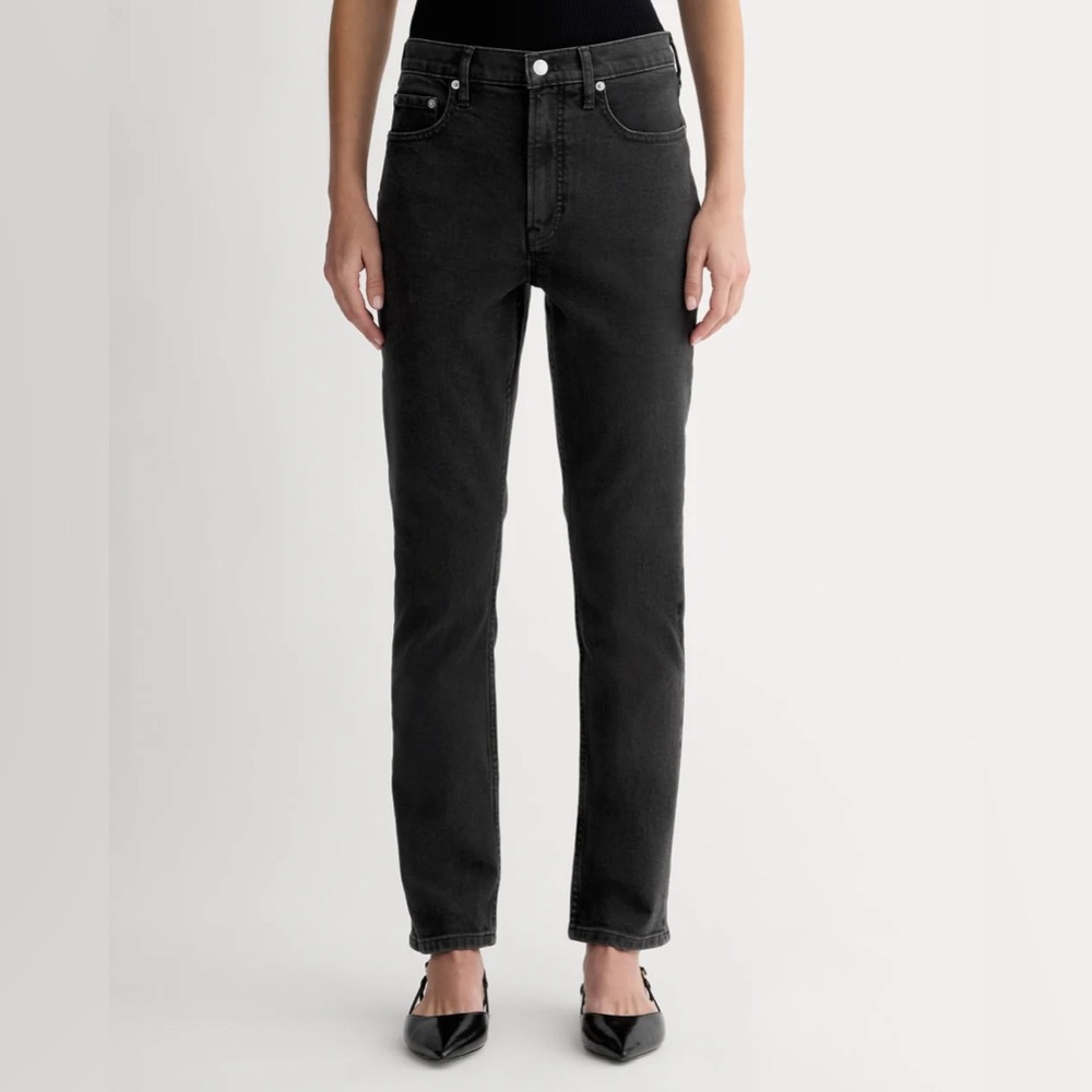 Everlane The Original Cheeky Jean  Cropped in Washed Black